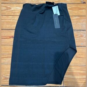 (924)+NWT BLACK SKIRT+